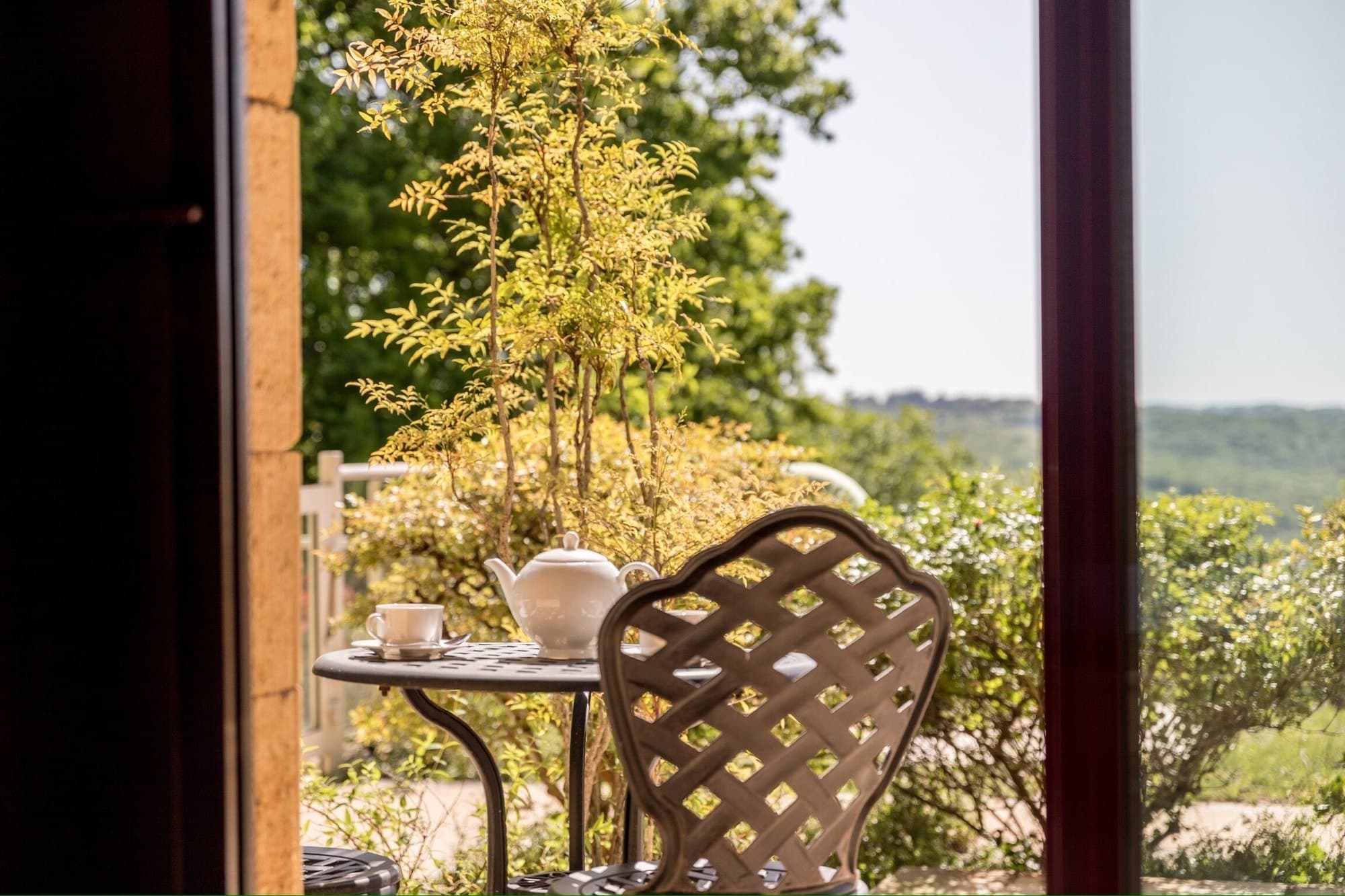 Petit-déjeuner face à la vallée